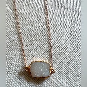 Sweet gold plated necklace with white stone crystal